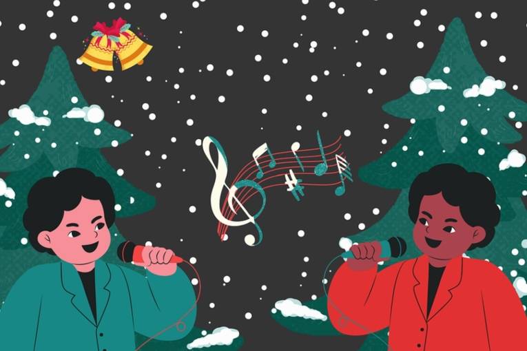 Zwei Menschen singen in weihnachtlicher Umgebung.
